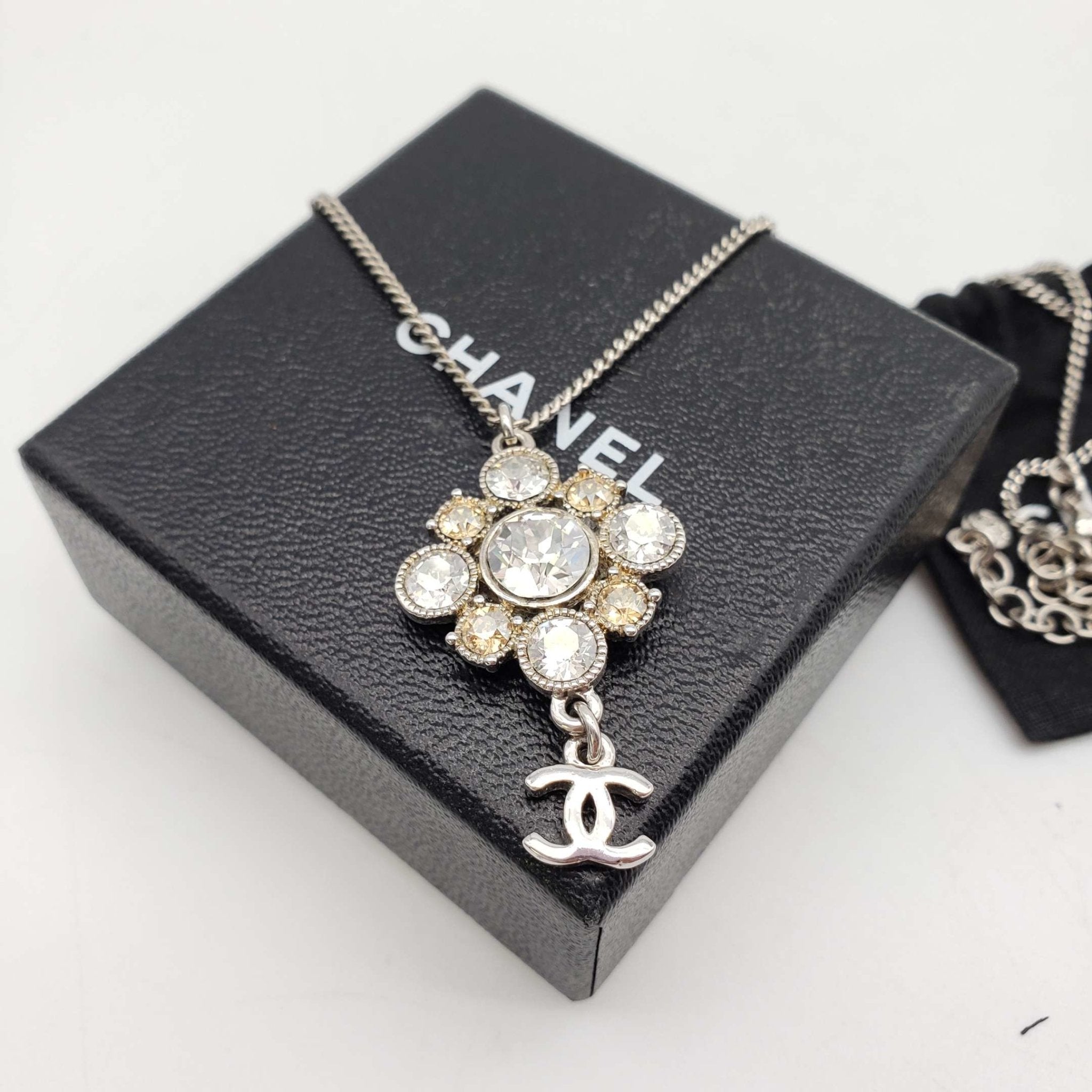 CHANEL CC with stone Necklace Silver Color