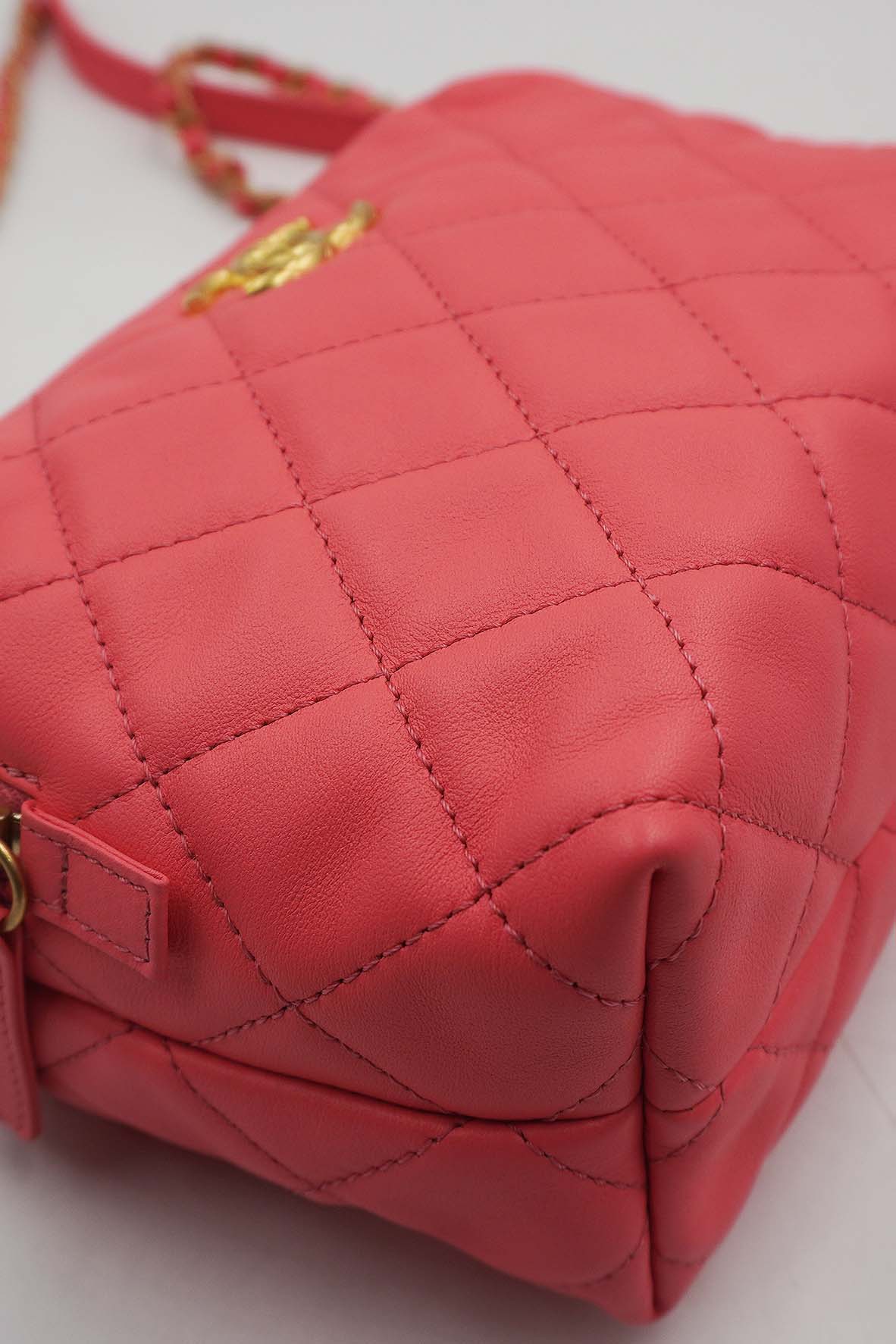 Chain Melody Vanity Case Camera Bag Quilted Pink