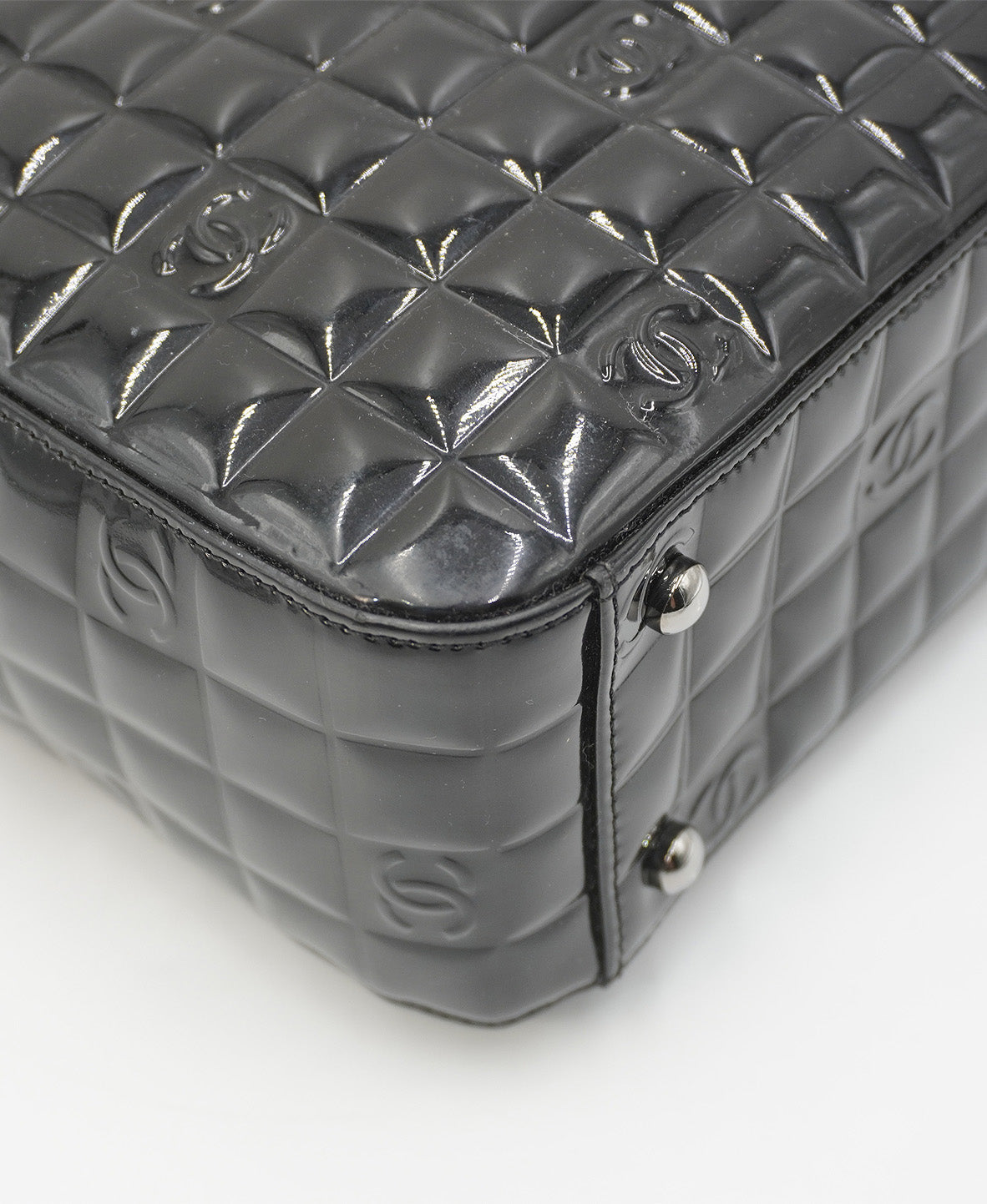 Chocolate Bar Patent Tote Black