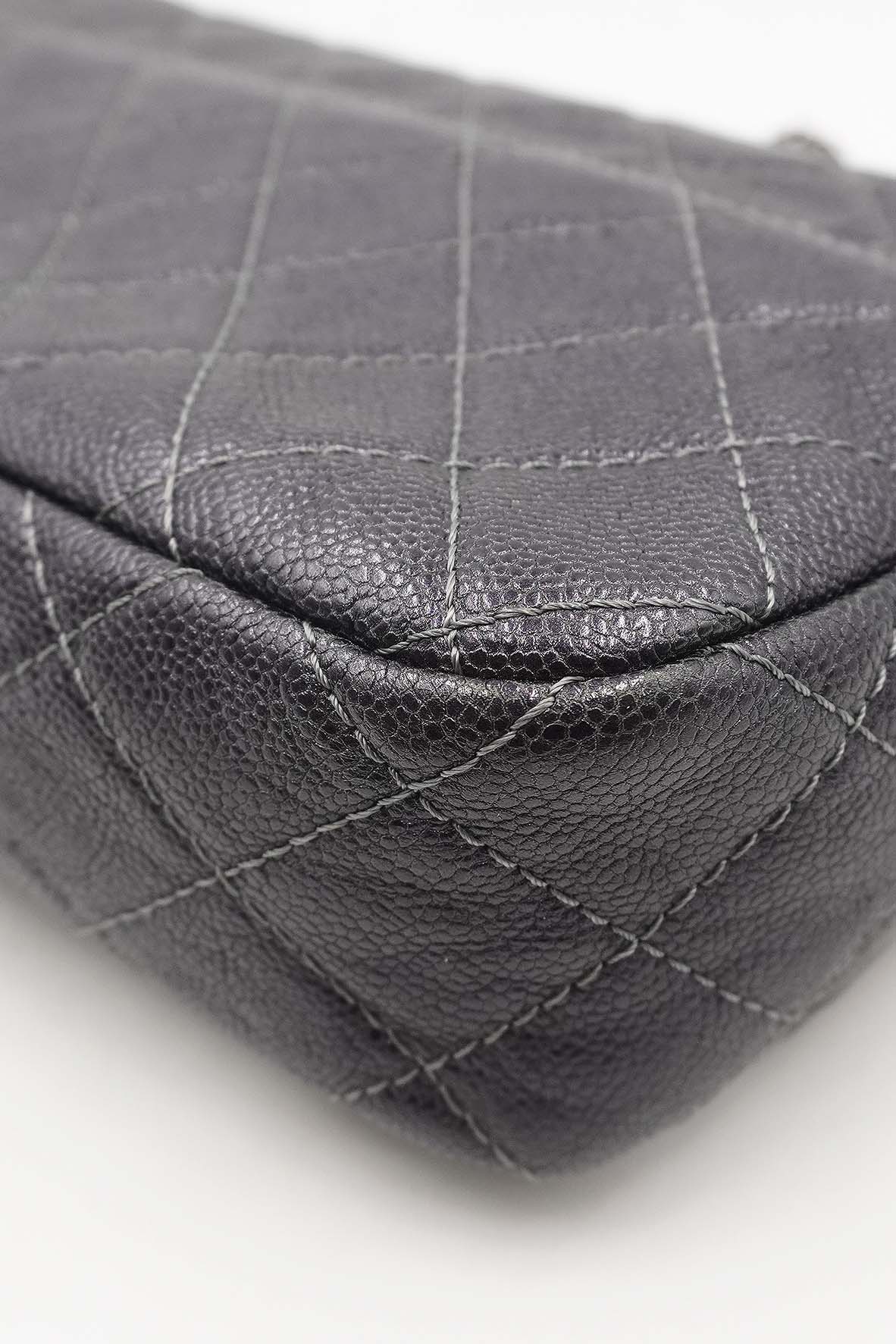 Jumbo Quilted Caviar Easy Flap Bag Metallic Grey