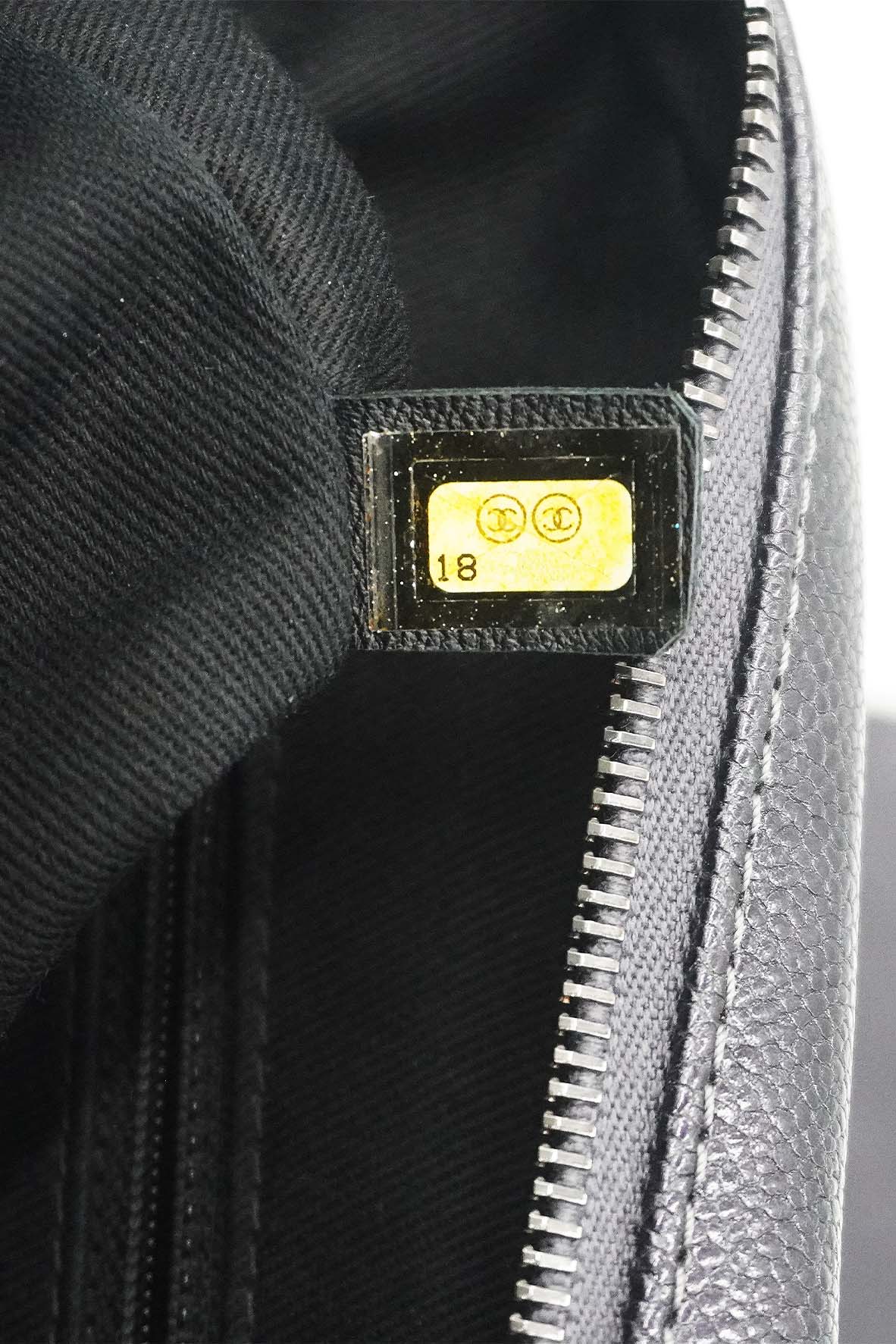 Jumbo Quilted Caviar Easy Flap Bag Metallic Grey