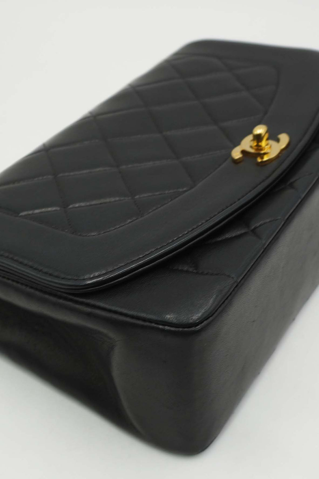Medium Diana Flap Bag Lambskin Black
