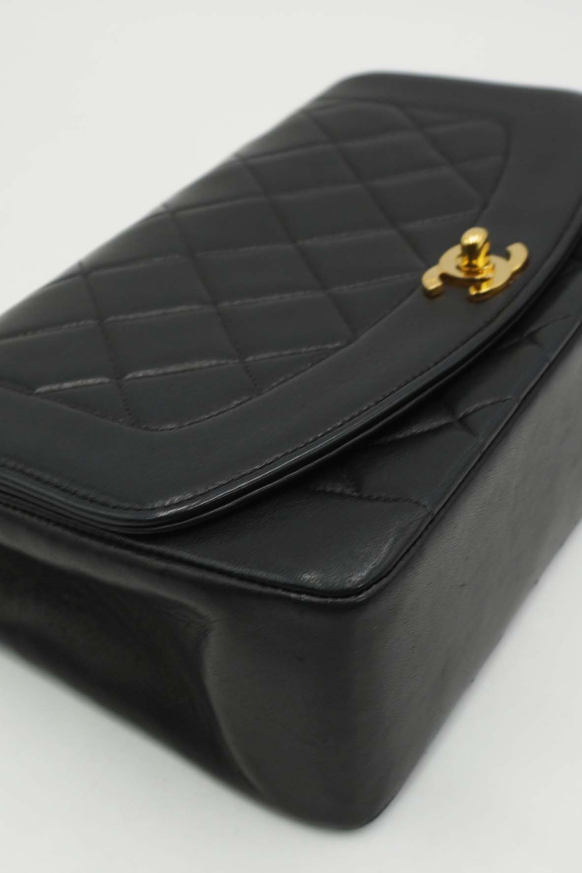 Medium Diana Flap Bag Lambskin Black