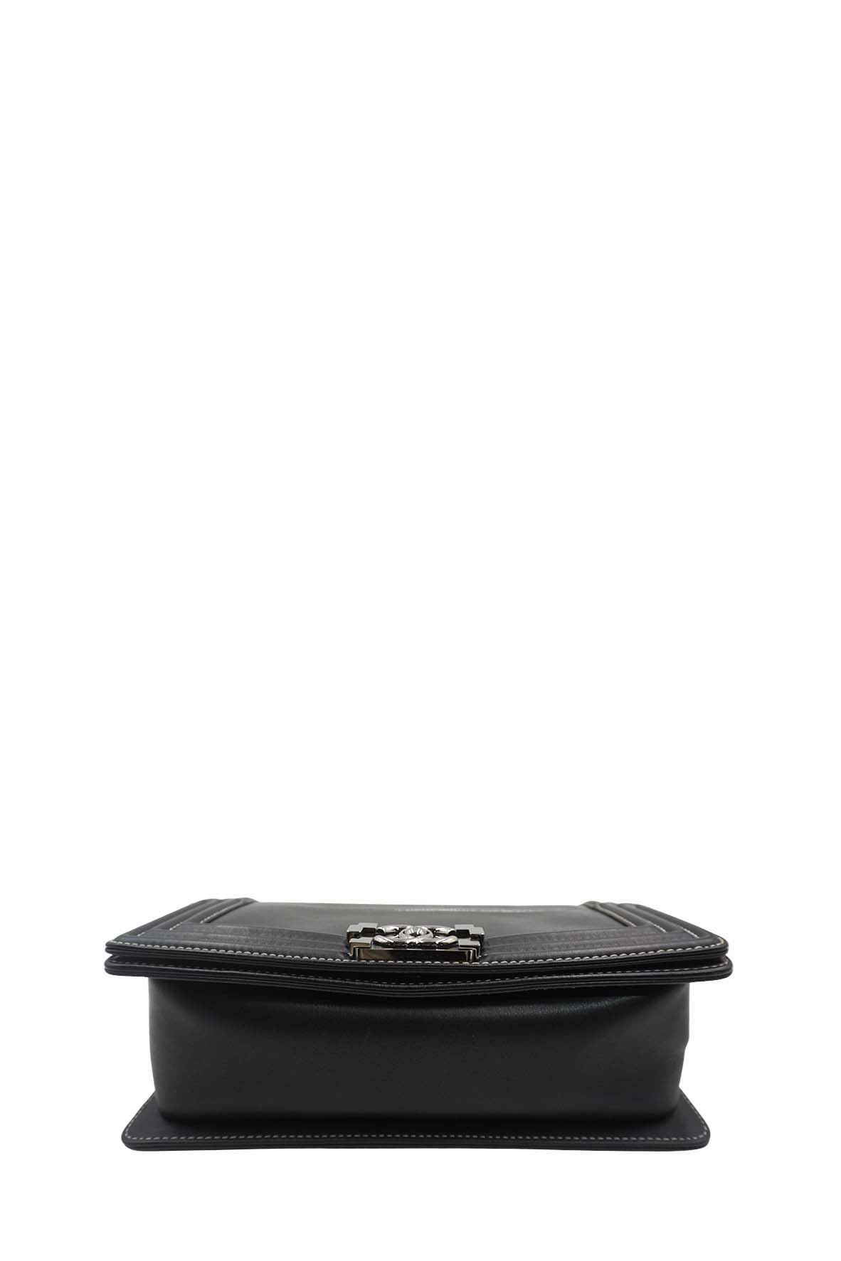 Medium Original Clasp Boy Bag Black