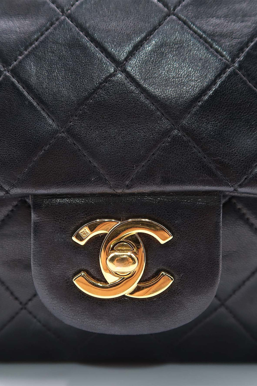 Vintage Quilted Lambskin Classic Medium Flap Bag Black