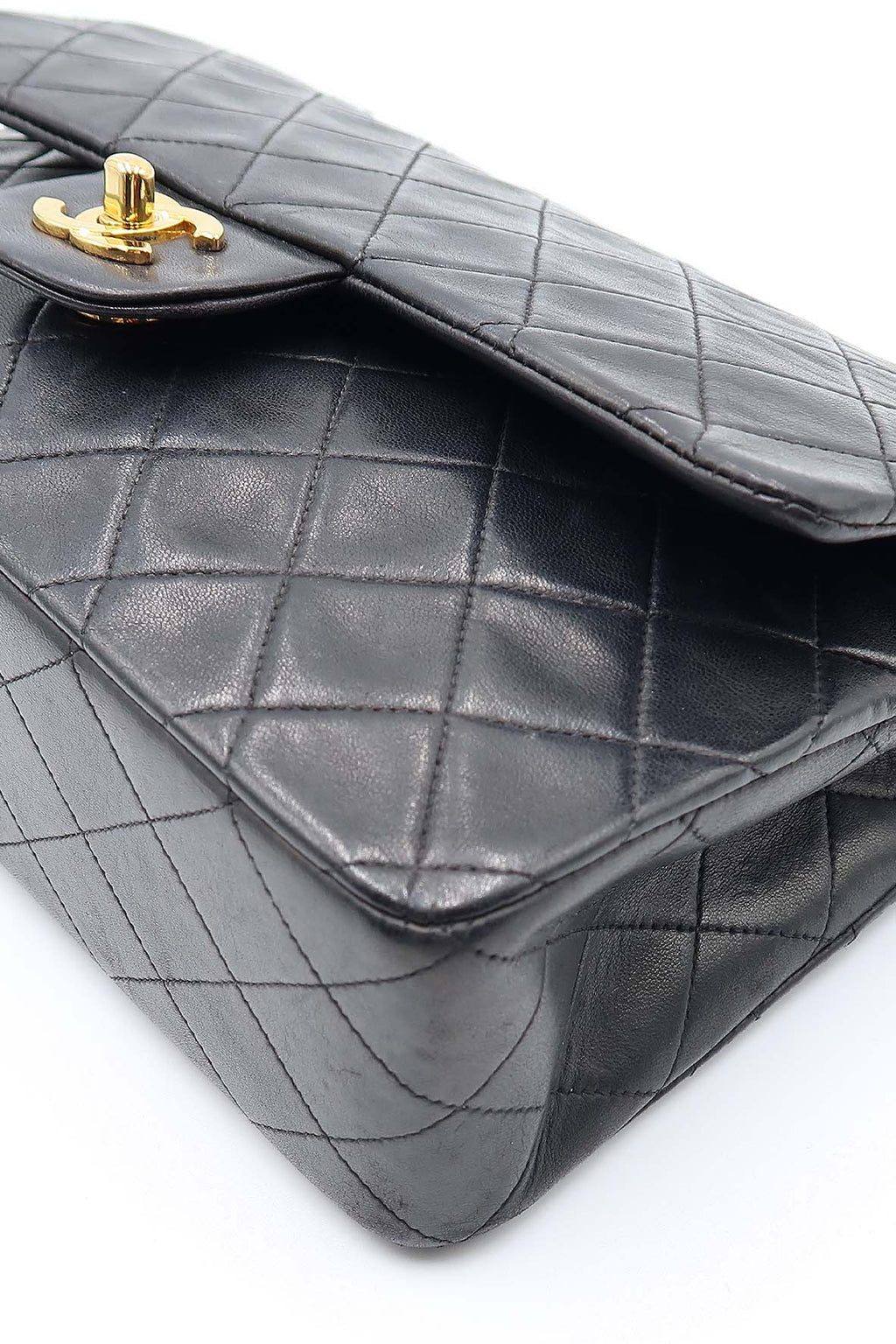 Vintage Quilted Lambskin Classic Medium Flap Bag Black