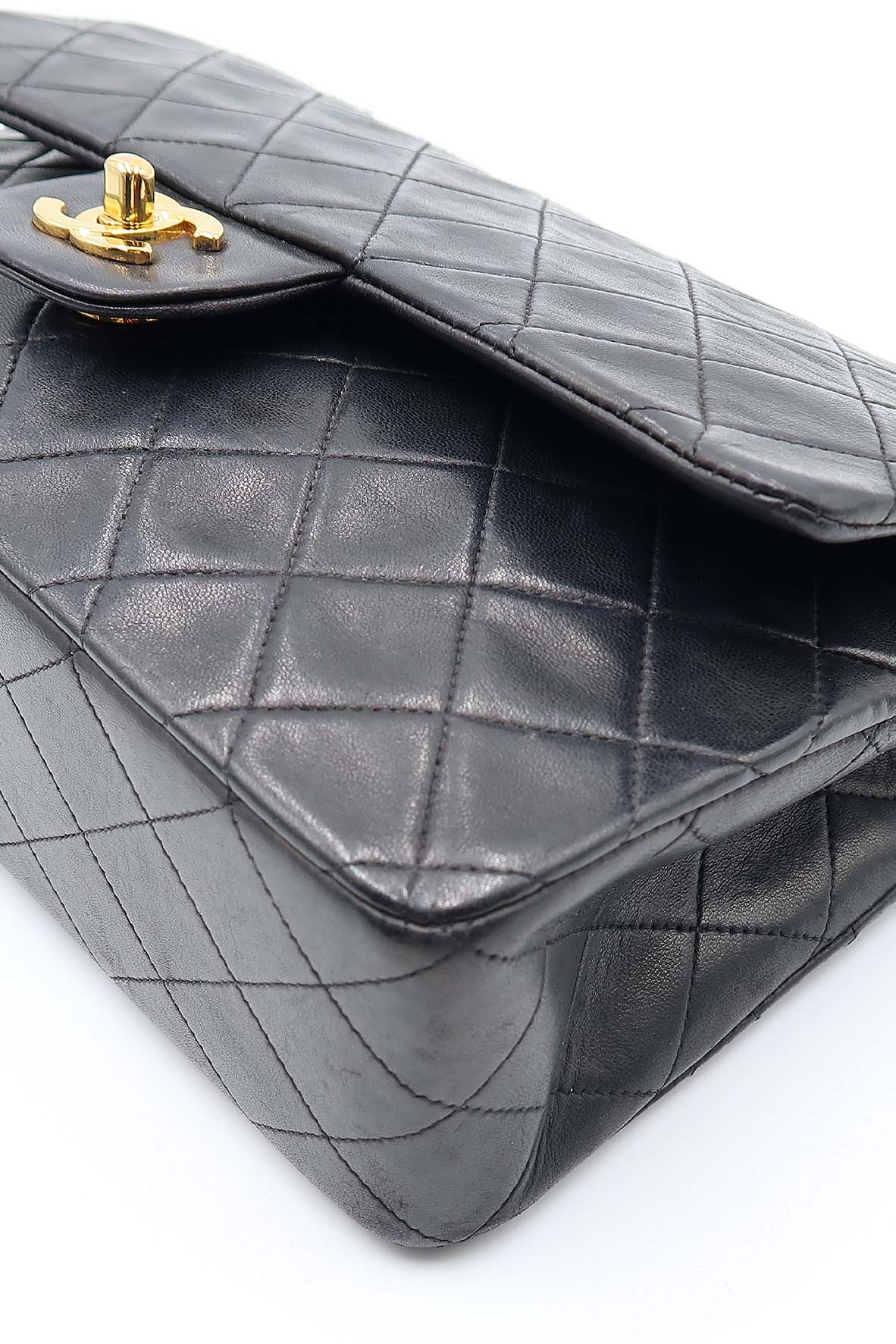 Vintage Quilted Lambskin Classic Medium Flap Bag Black