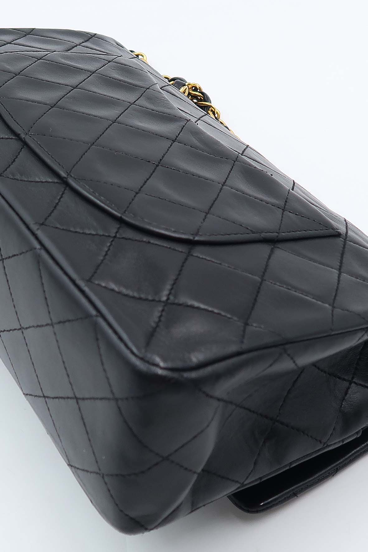Vintage Quilted Lambskin Medium Classic Flap Bag Black with Gold Hardware Black