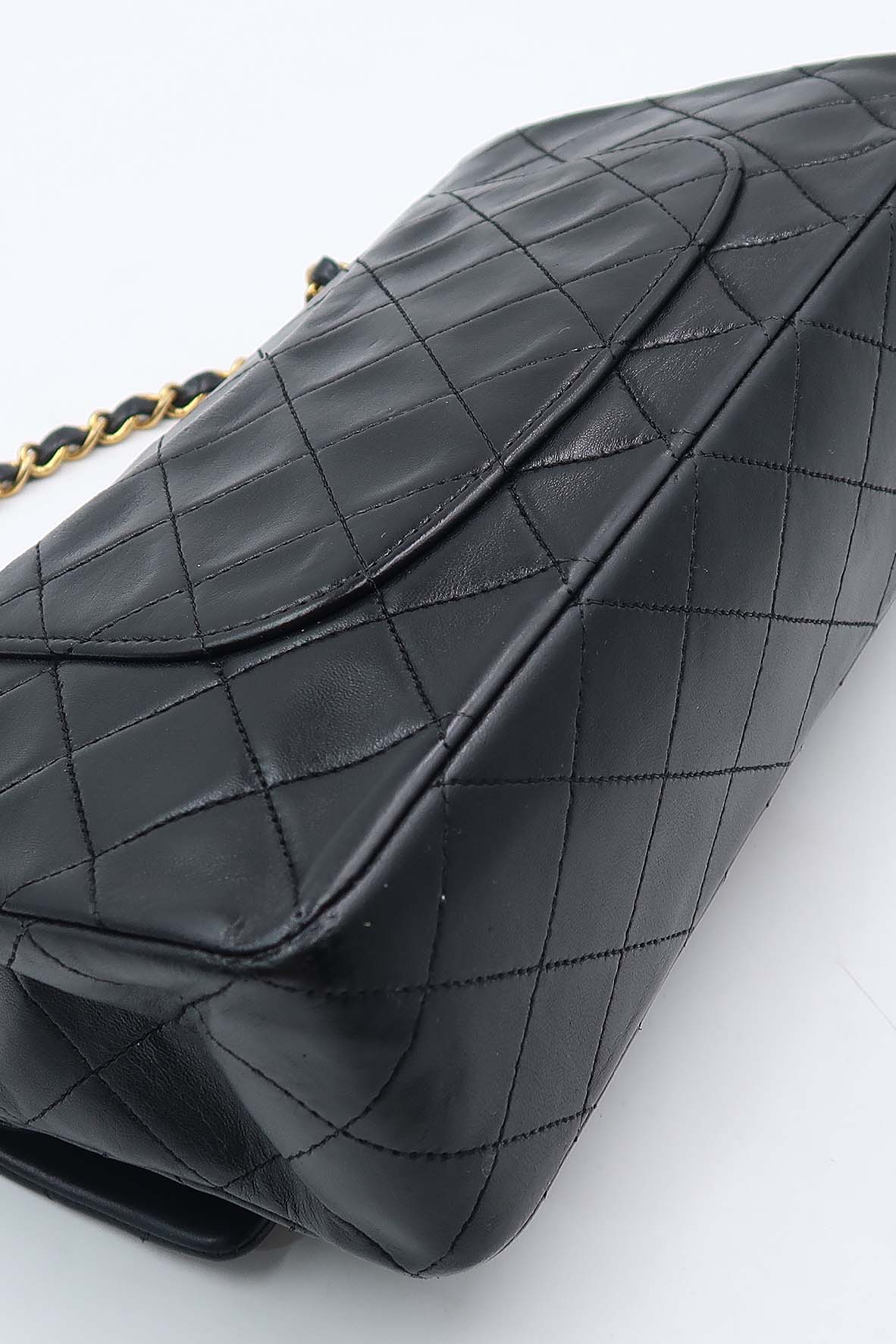 Vintage Quilted Lambskin Medium Classic Flap Bag Black with Gold Hardware Black