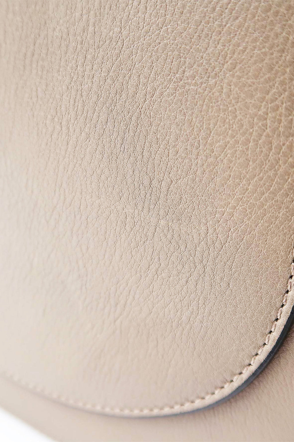 Medium Nile Bracelet Bag Beige