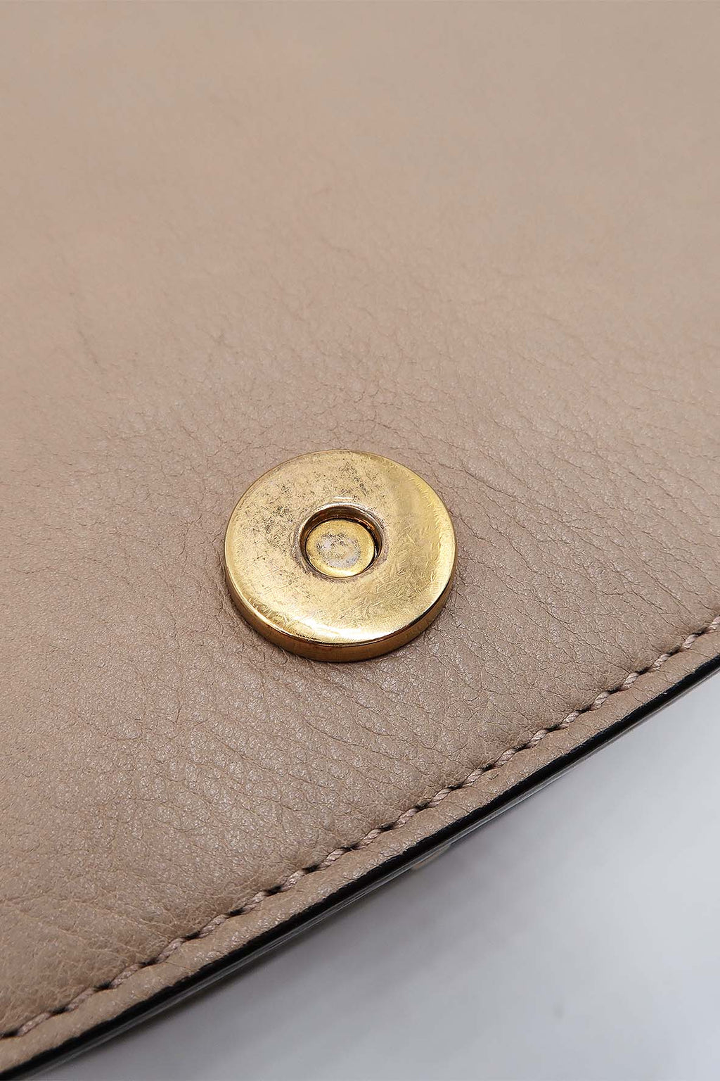 Medium Nile Bracelet Bag Beige