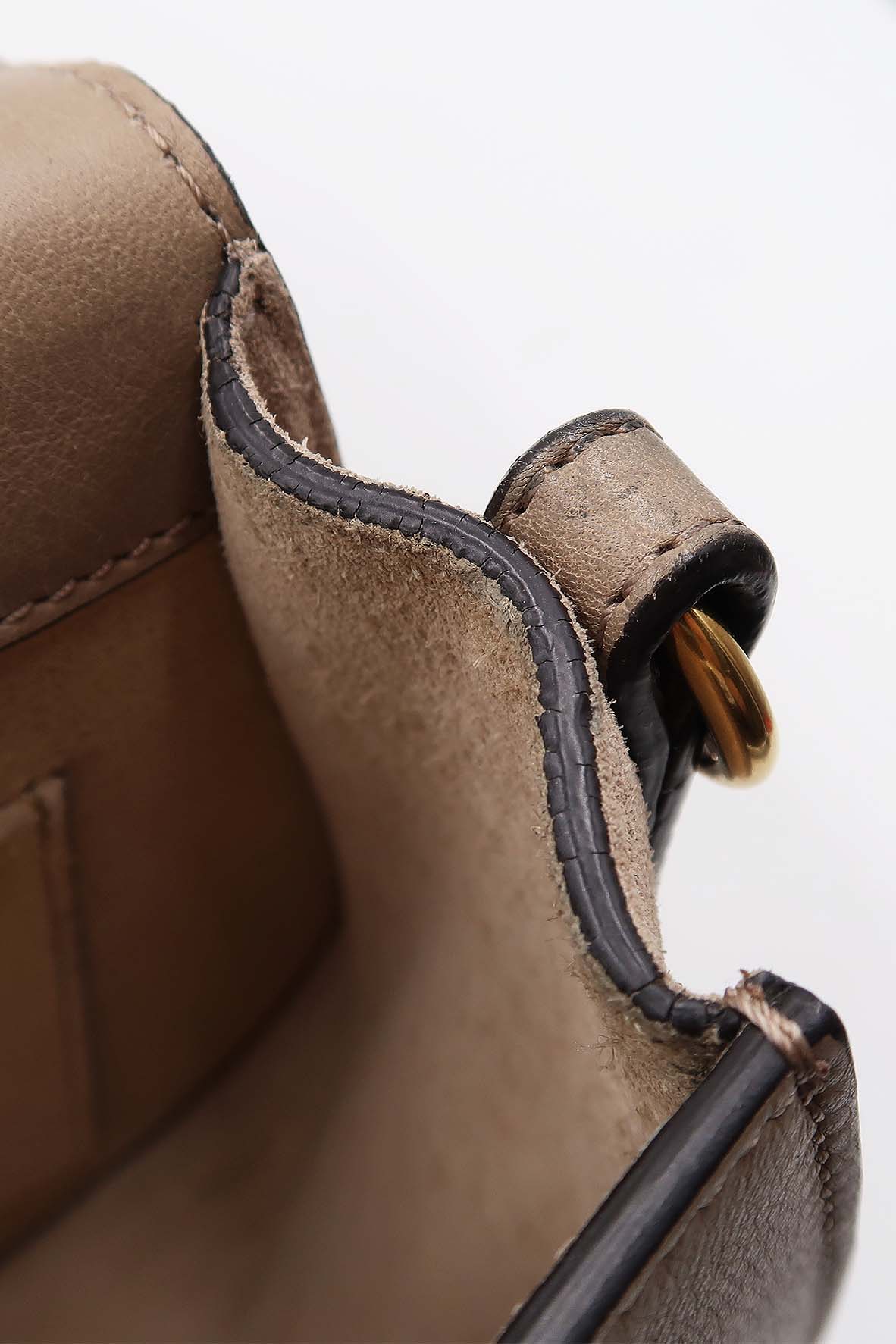 Medium Nile Bracelet Bag Beige