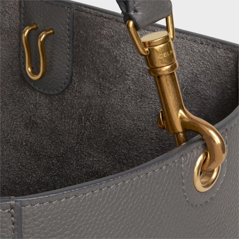 SANGLE BUCKET BAG