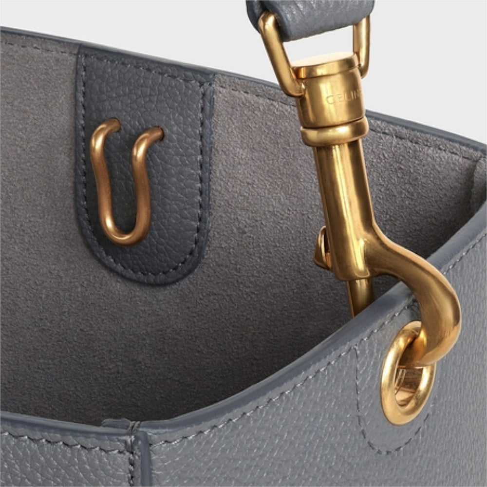 SANGLE BUCKET BAG
