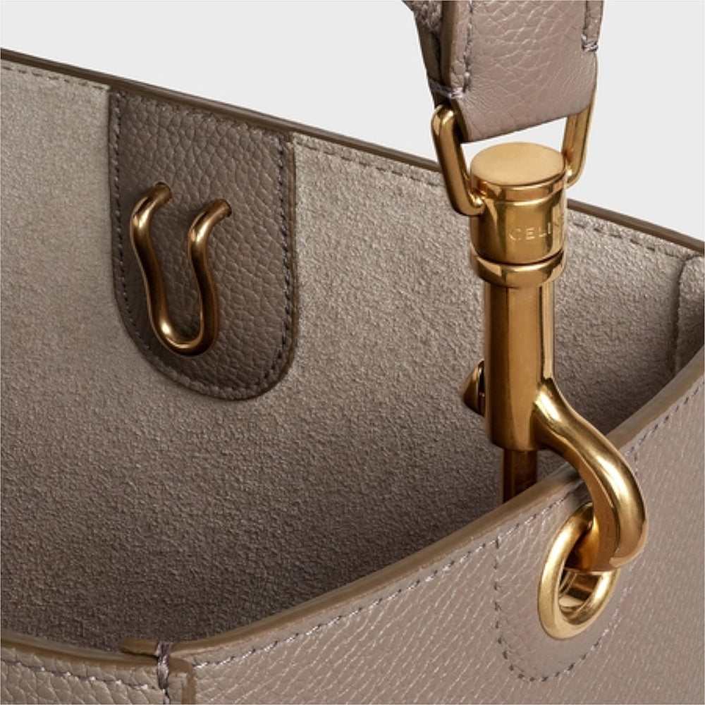 SANGLE BUCKET BAG