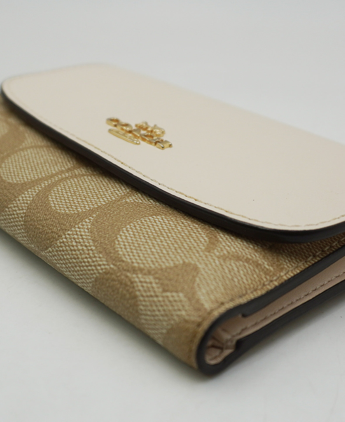 Medium Envelope Wallet in Signature Canvas Beige, White