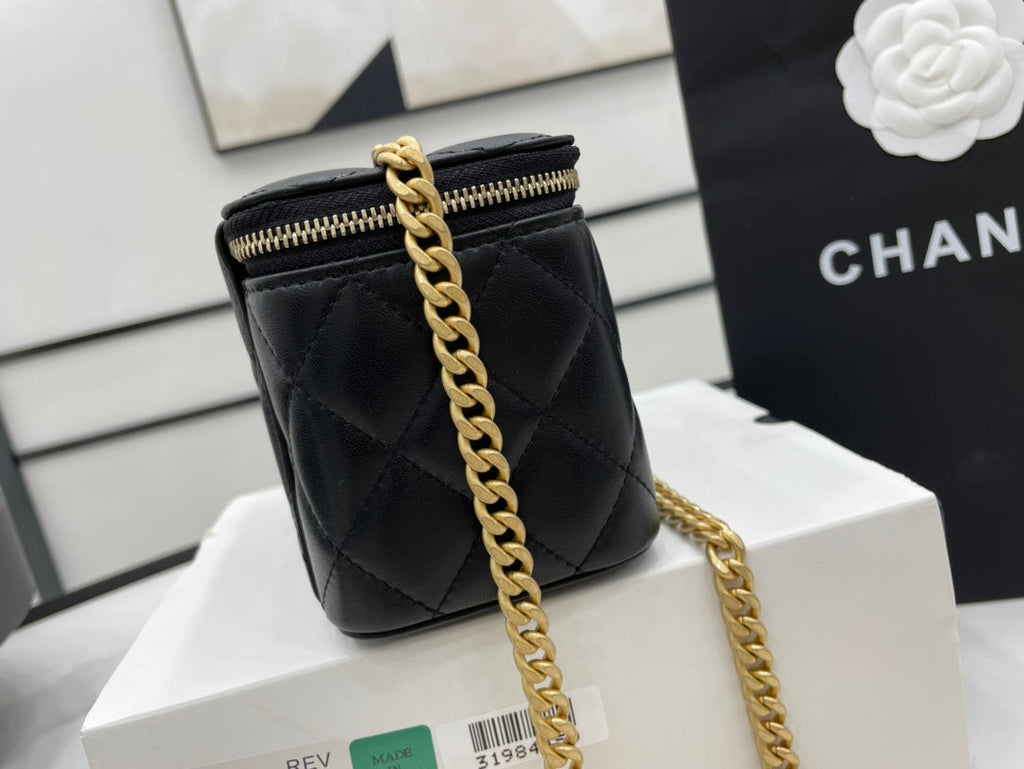CHLSmall Vanity Case Black With Gold Zipper For Women, Women’s Bags 5.9in/15cm