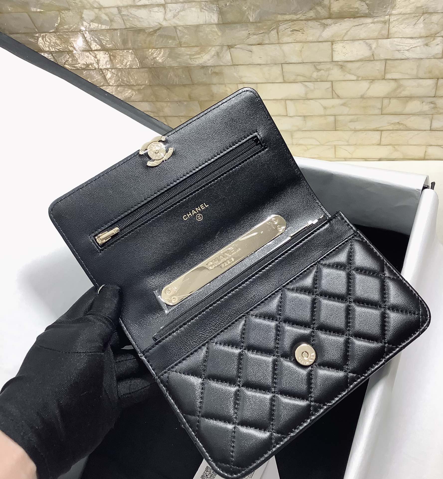 CHLHand-Held Oblique Cross Bag Black For Women, Women’s Bags 6.7in/19cm