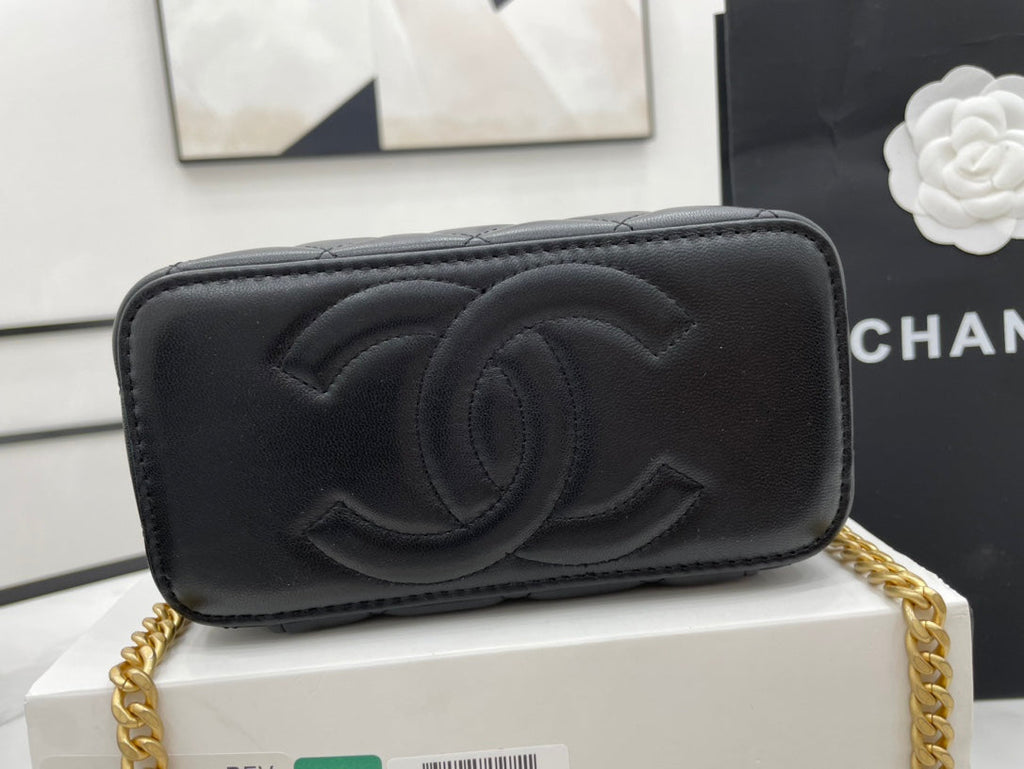 CHLSmall Vanity Case Black With Gold Zipper For Women, Women’s Bags 5.9in/15cm