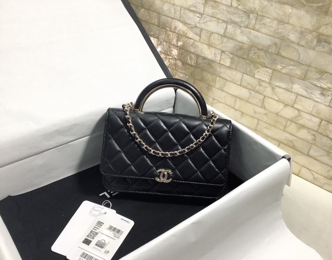 CHLHand-Held Oblique Cross Bag Black For Women, Women’s Bags 6.7in/19cm
