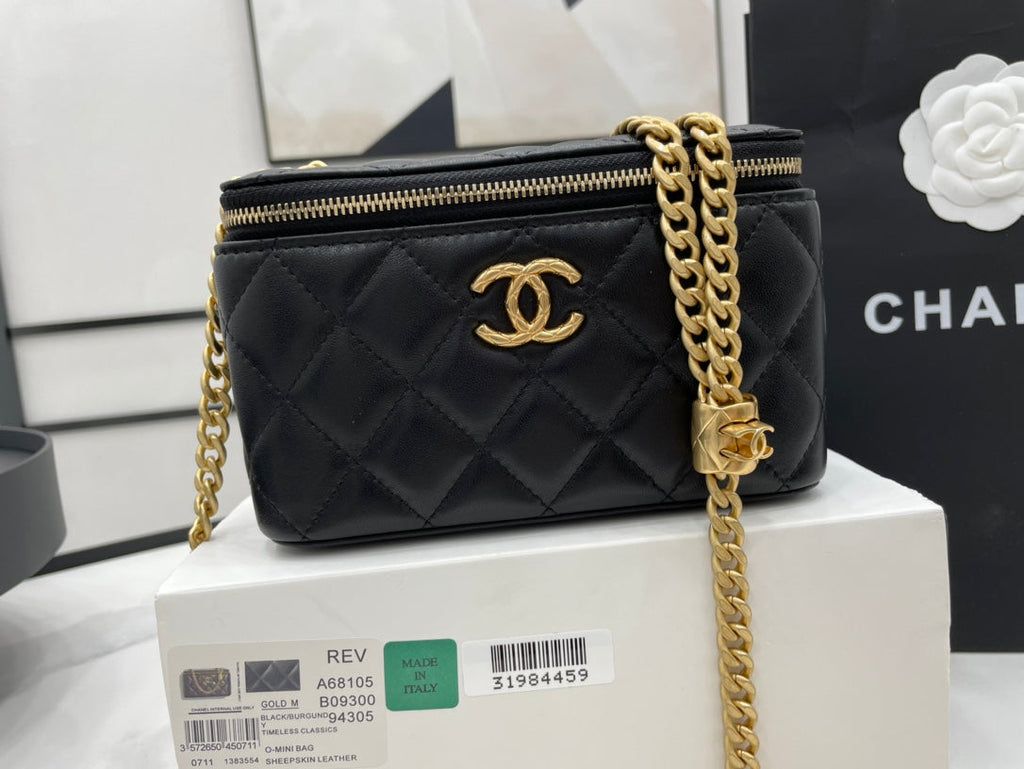 CHLSmall Vanity Case Black With Gold Zipper For Women Bags 5.9in/15cm