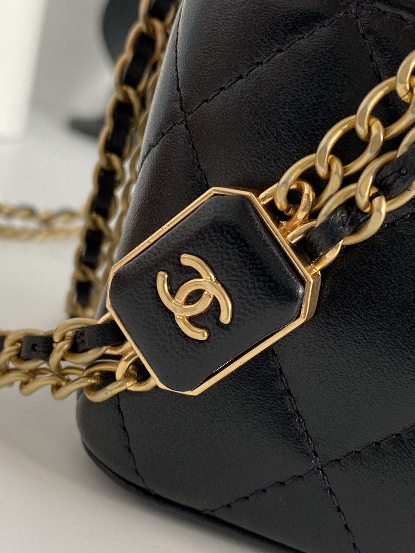 CHLSmall Vanity With Chain Black For Women Bags 4.3in/11cm