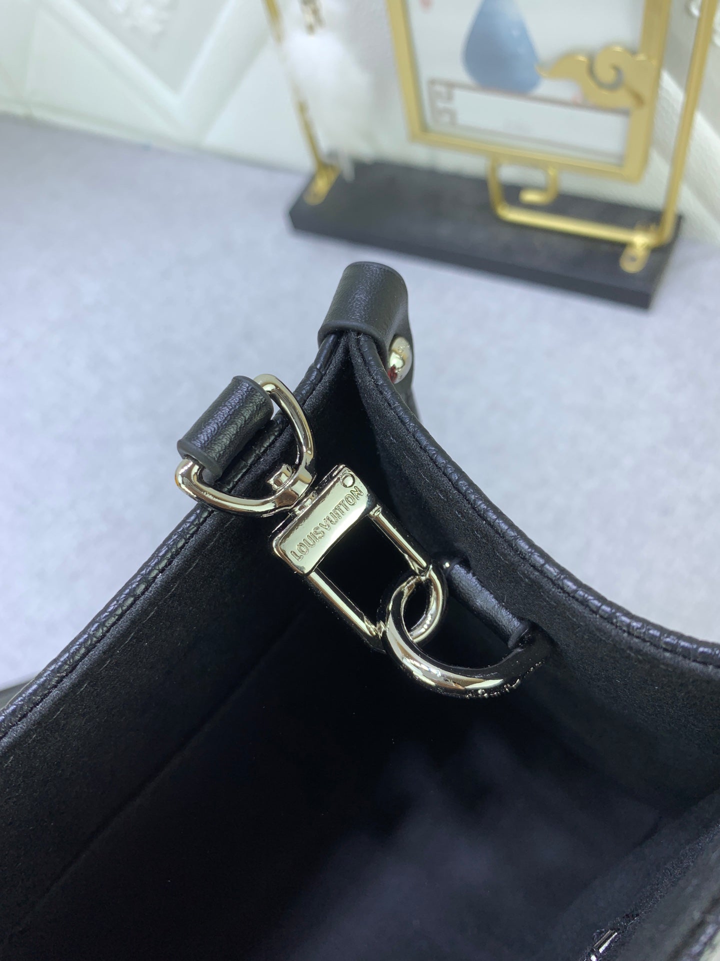 EN - New Bag LUV 637