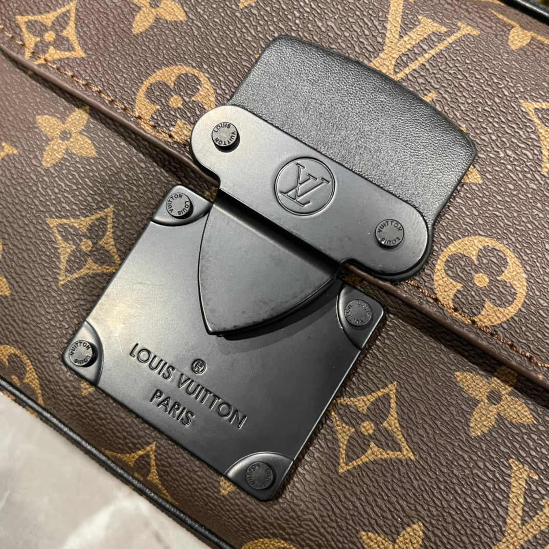 EN - Luxury Bags LUV 854
