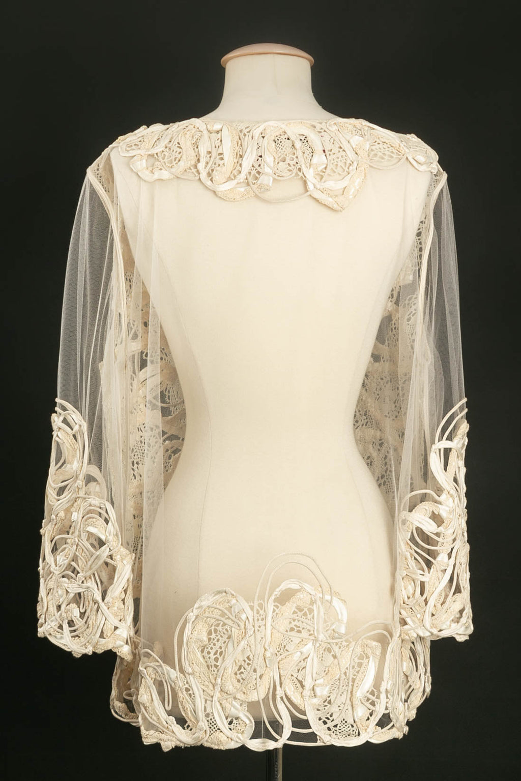 Veste en tulle et dentelle Christian Lacroix