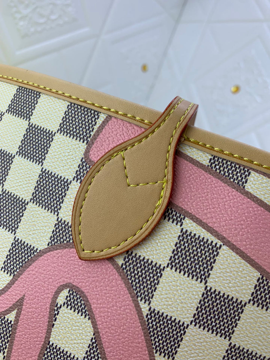 EN - Luxury Bags LUV 812