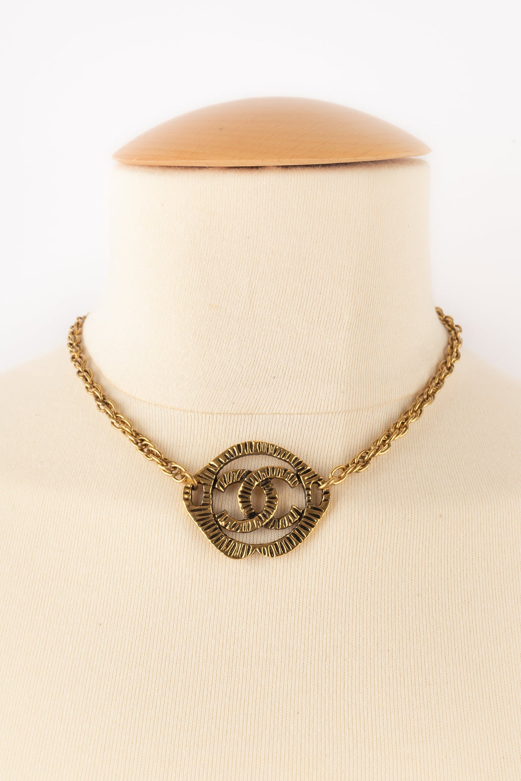 Collier cc Chanel