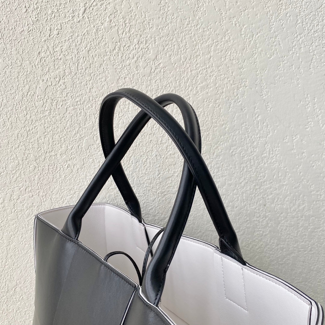 GLAMI Arco Tote Bag For Women 16.14in/41cm In Black 609175VMAY31283
