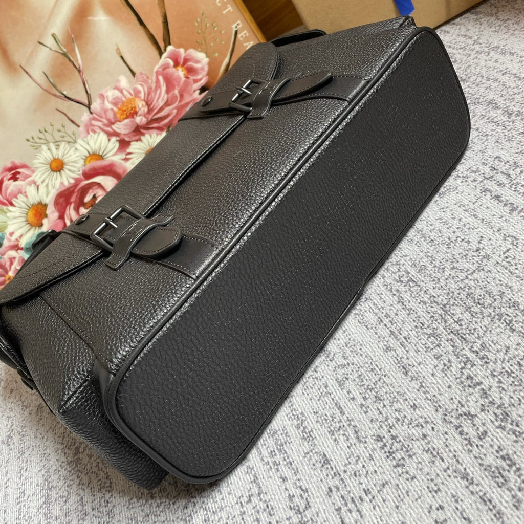 LV Christopher Messenger Taurillon Black For Men, Bags, Shoulder And Crossbody Bags 11.4in/29cm LV M58476