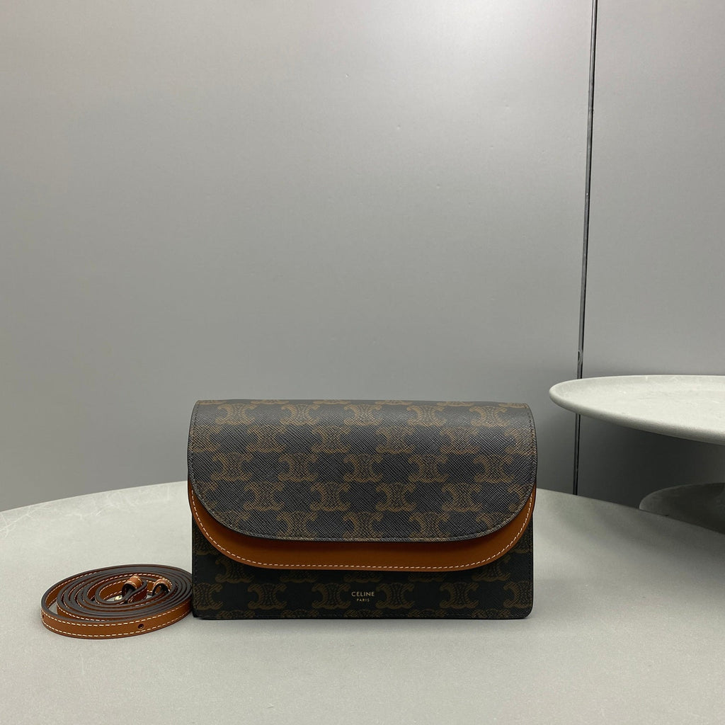 GLAMI Wallet On Strap In Triomphe Canvas Brown For Women 8in/20cm 10D852CG9.04LU