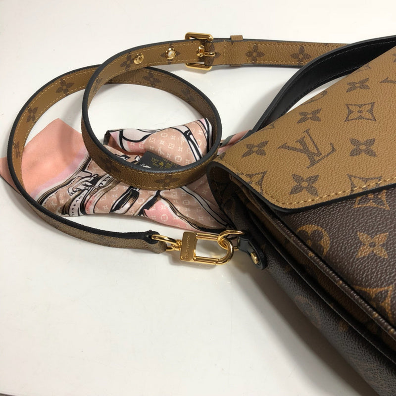 LOV2 Bags - Luxurious Bags  2637