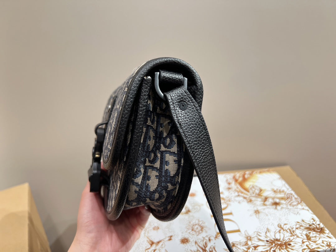 EN - Luxury Bags DIR 361
