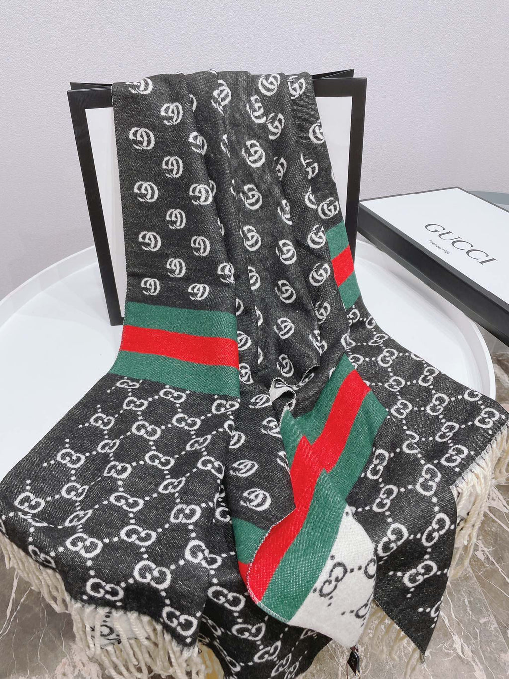 EN - Luxury GCI Scarf 024