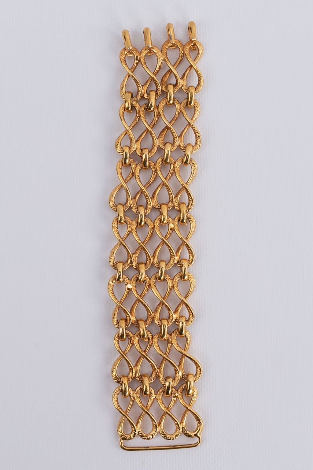 Bracelet articulÃƒÆ’Ã‚Â© en mÃƒÆ’Ã‚Â©tal dorÃƒÆ’Ã‚Â© Chanel