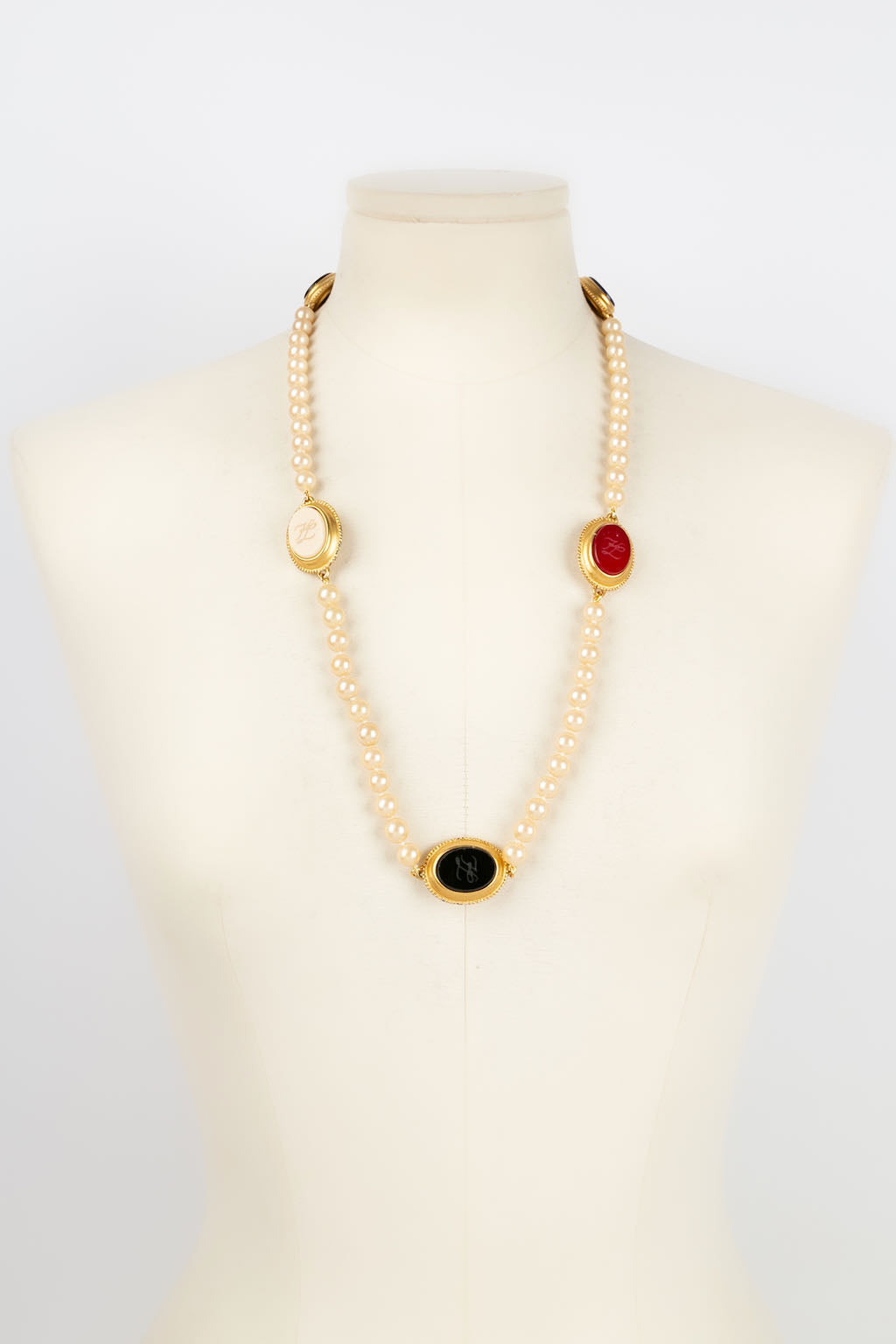 Collier de perles Karl Lagerfeld