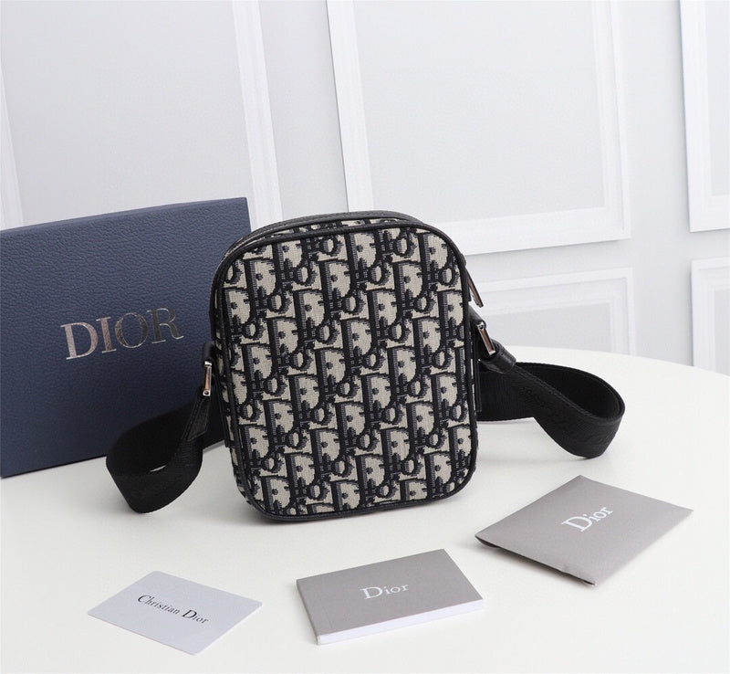 ELE - Dir Bags - 1522