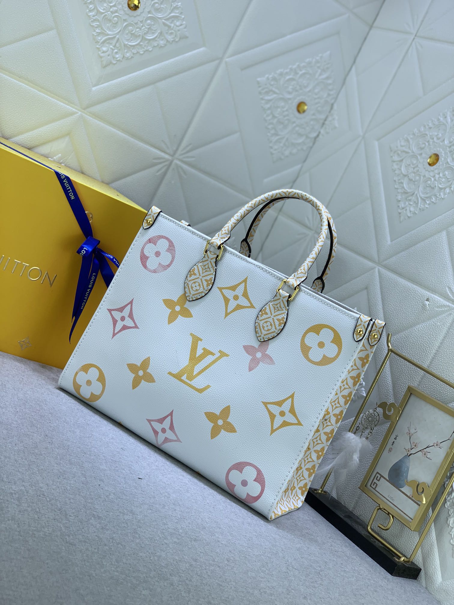 EN - Luxury Bags LUV 815