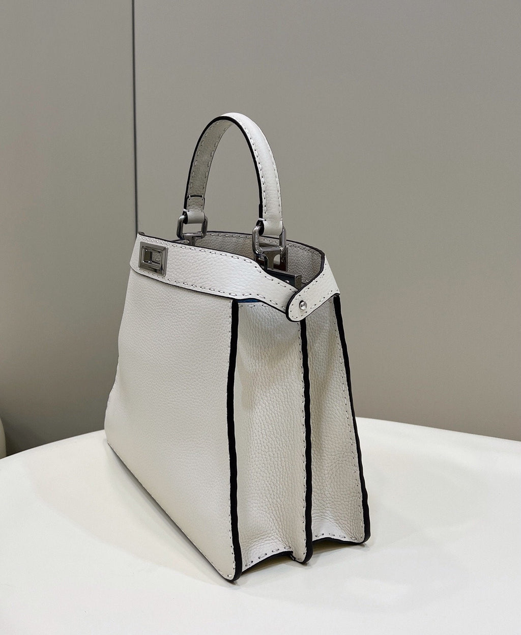 FI GlamI ISeeU MeGLAMIum White For Women, Handbags, Shoulder Bags 13.1in/33.5cm FF