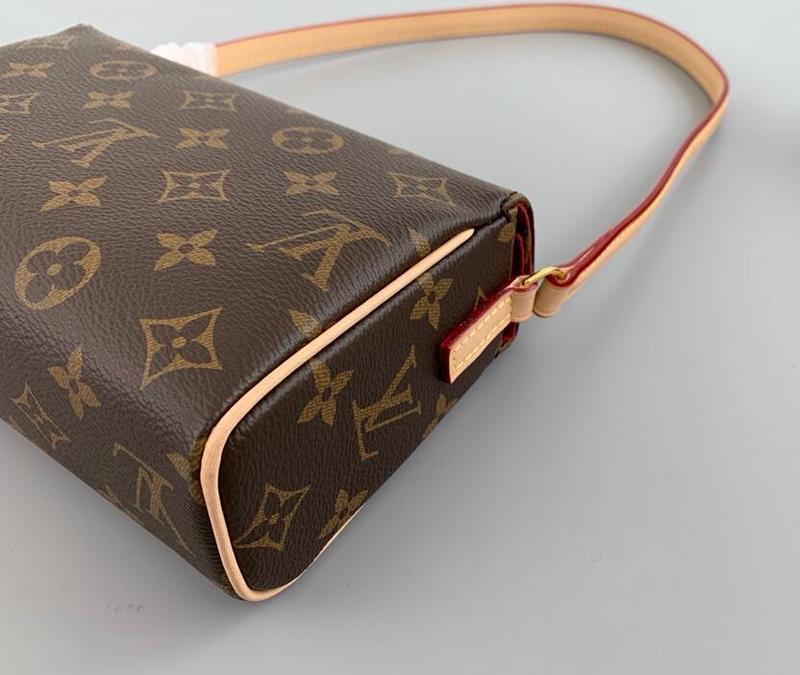 SAMC - LOV Bags - 2688