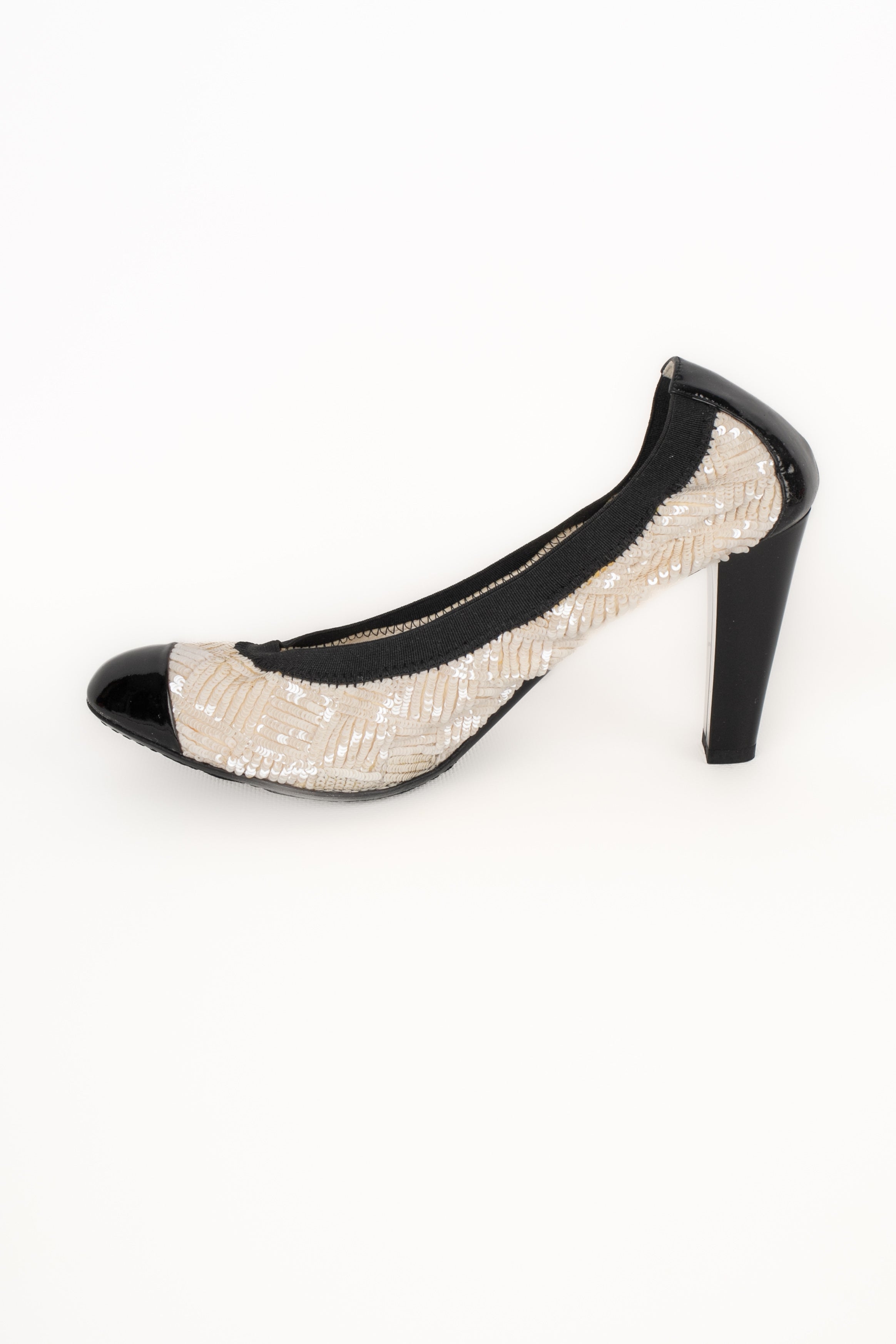 Escarpins blancs à paillettes Chanel