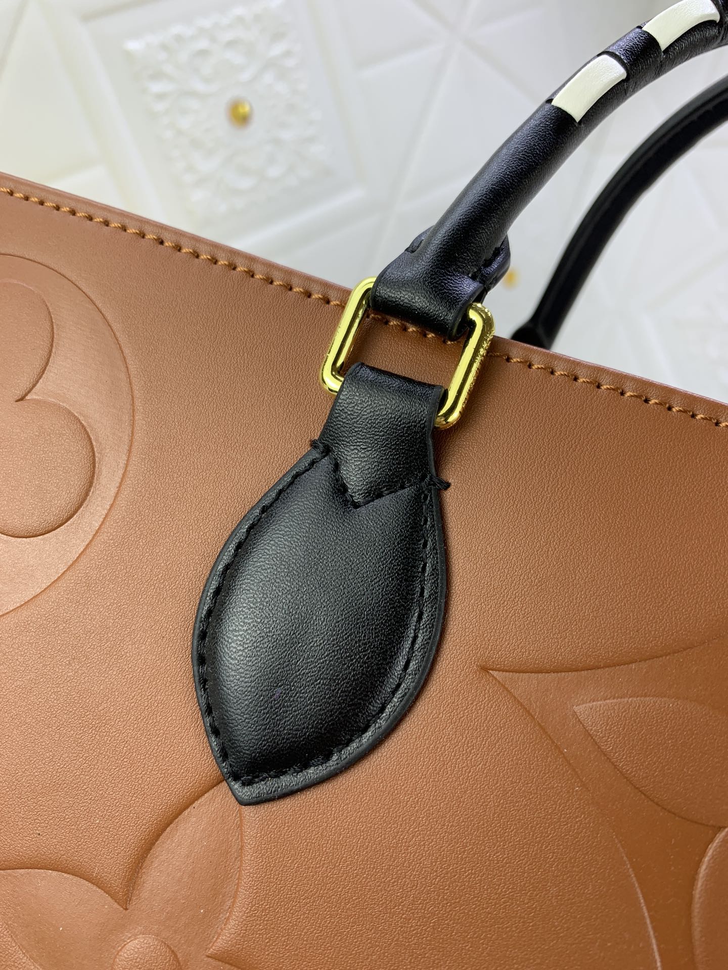 EN - Luxury Bags LUV 752