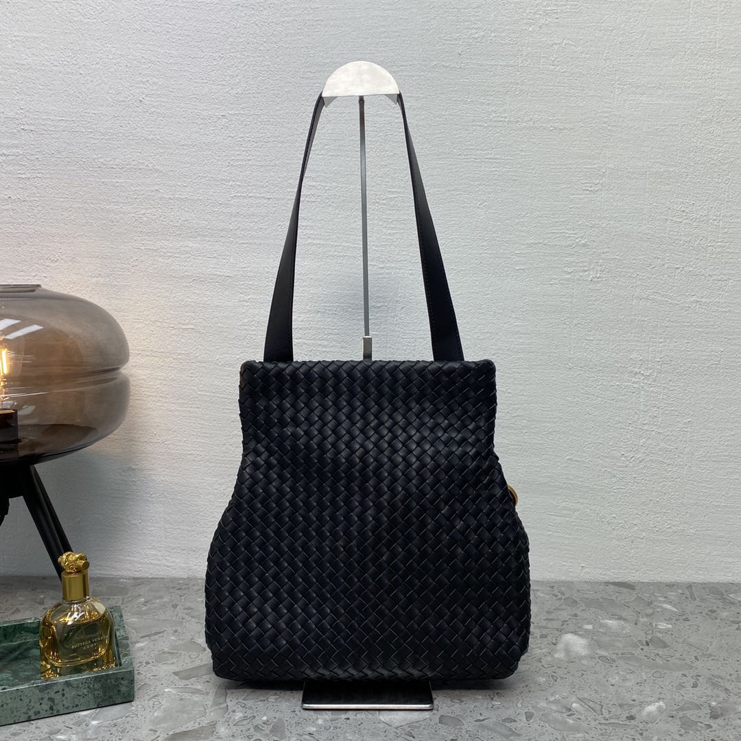 GLAMI Intrecciato Shoulder Bag Black, For Women, WomenÃƒÂ¢Ã¢â€šÂ¬Ã¢â€žÂ¢s Bags 10.2in/26cm
