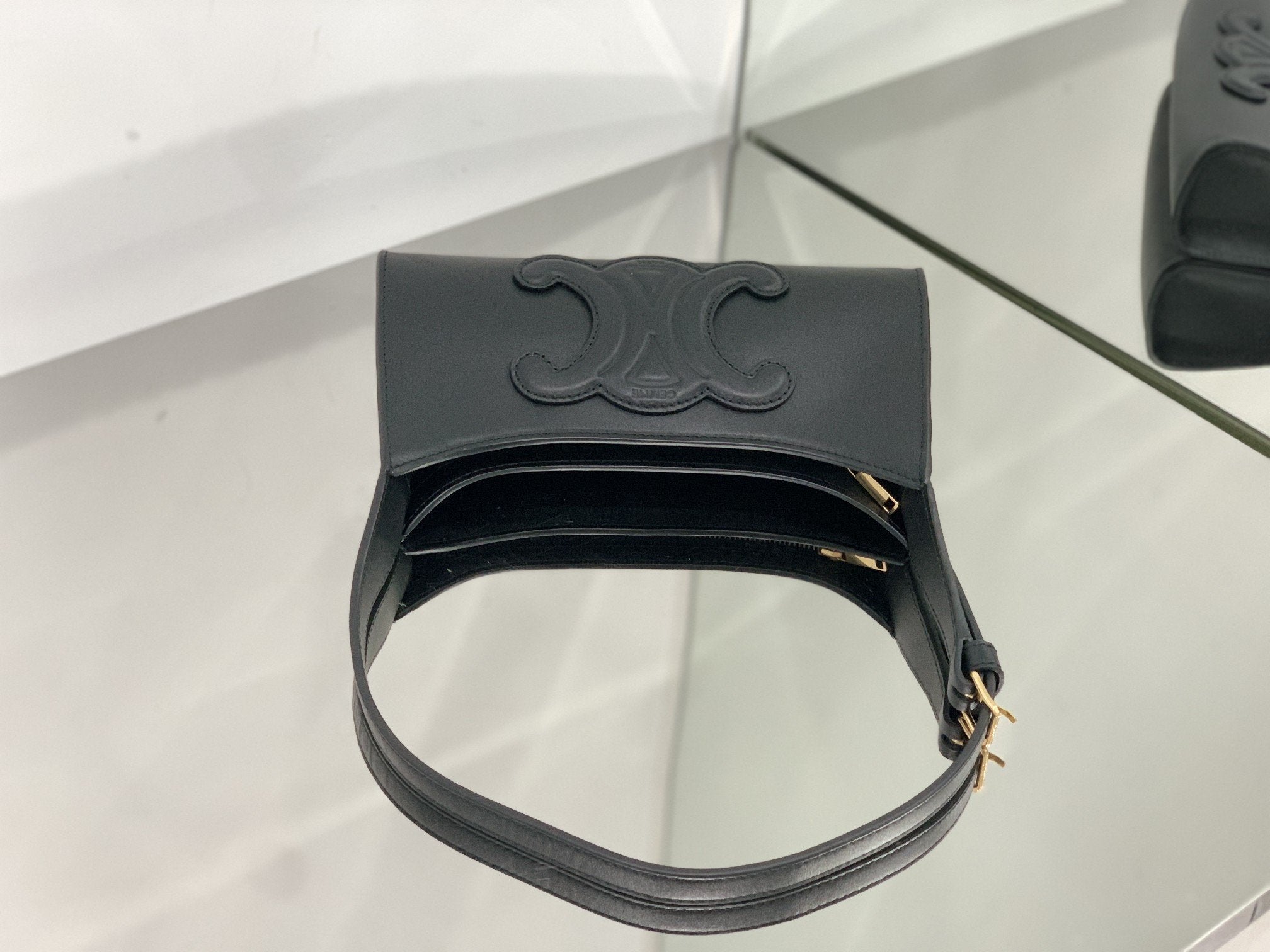 GLAMI Cuir Triomphe Bag Black For Women 9in/24cm