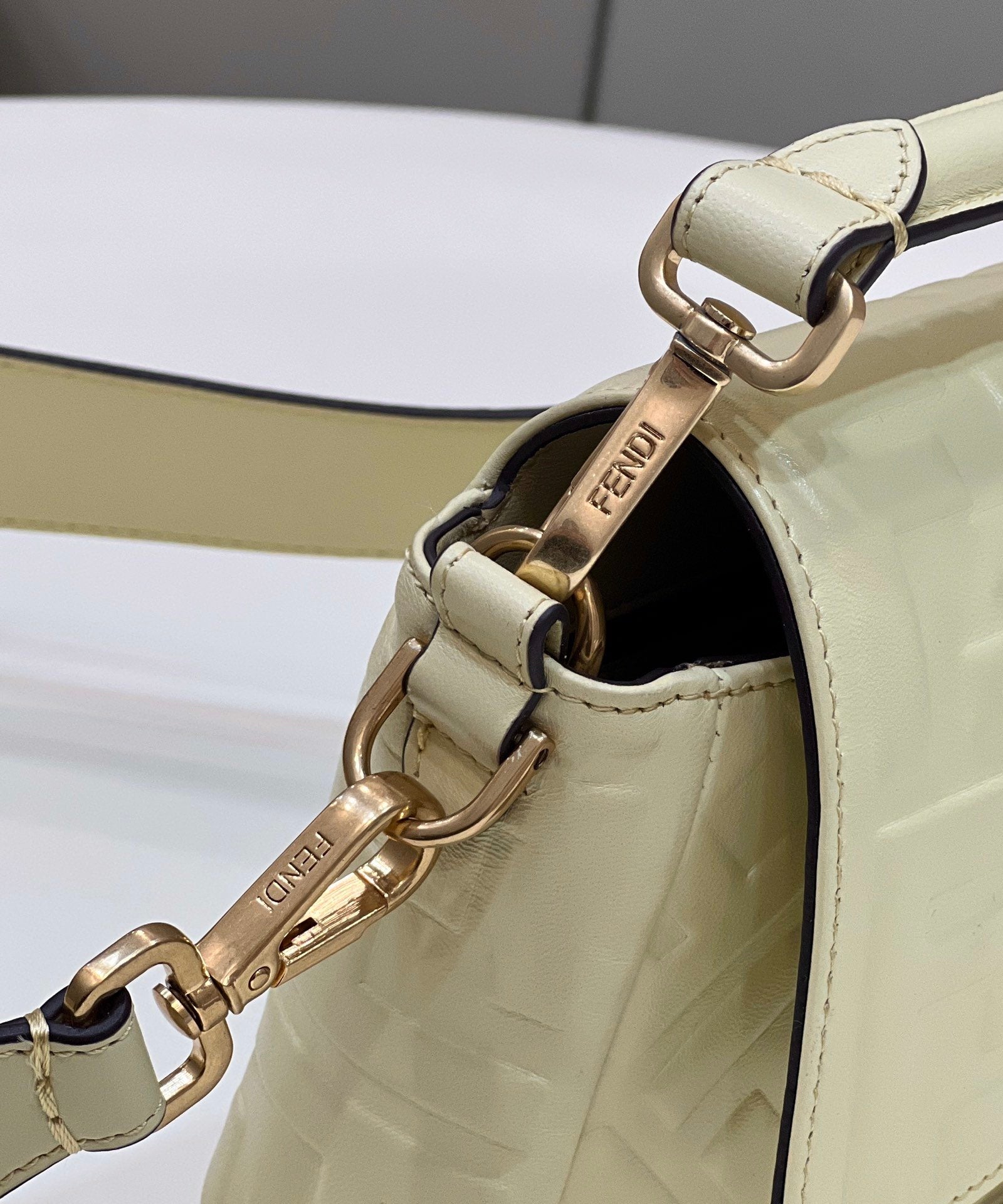 FI Baguette Khaki For Women, WomenÃ¢â‚¬â„¢s Handbags, Shoulder And Crossbody Bags 10.6in/27cm FF 8BR600
