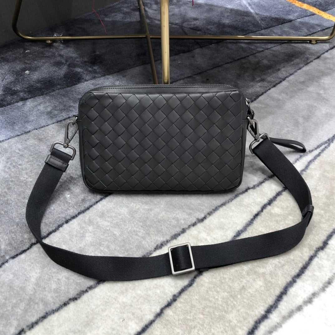 GLAMI Classic Intrecciato Black, For Women, WomenÃƒÂ¢Ã¢â€šÂ¬Ã¢â€žÂ¢s Bags 9.6in/24.5cm