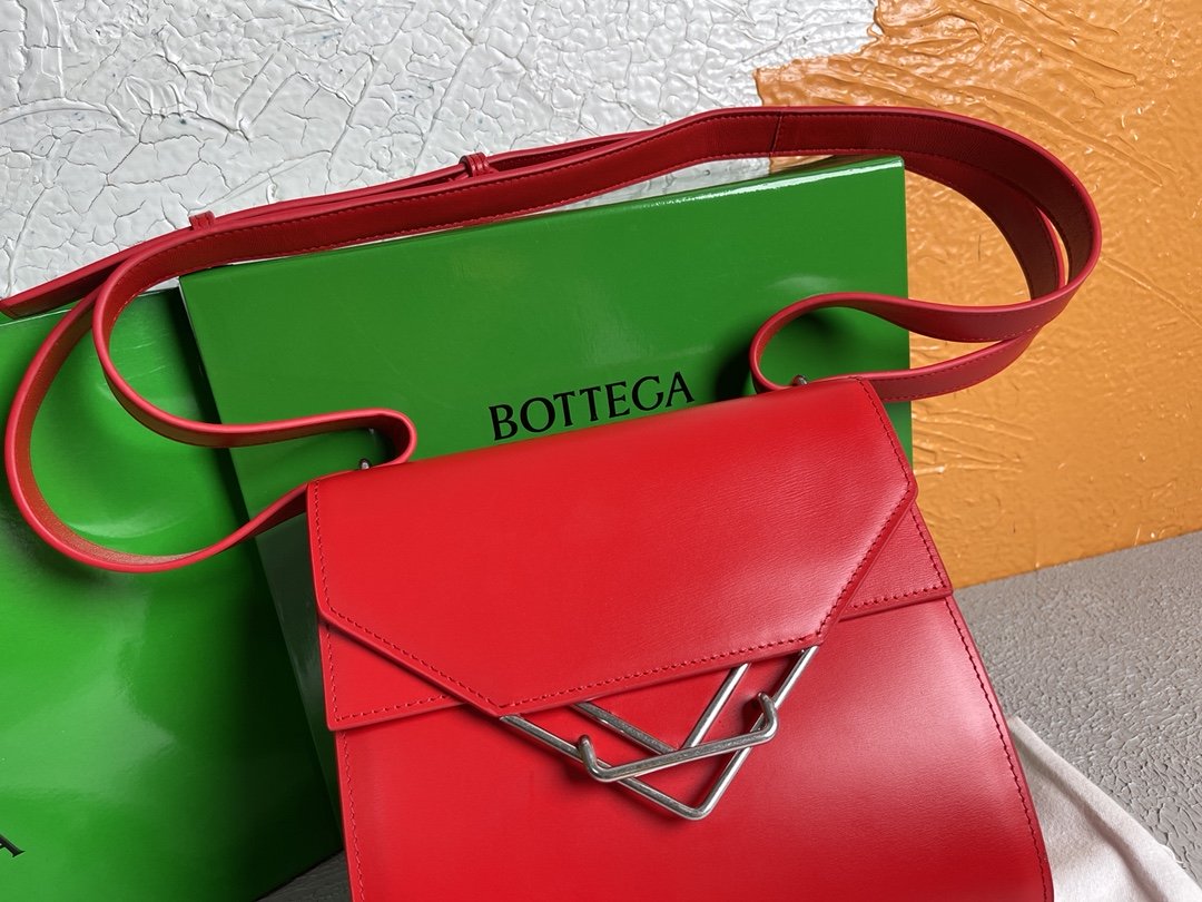 GLAMI Clip Bag Red, For Women, WomenÃƒÂ¢Ã¢â€šÂ¬Ã¢â€žÂ¢s Bags 9in/23cm